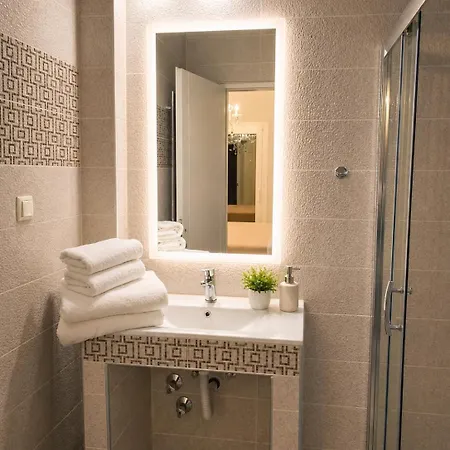 Chrissi-renovated 2026, Just 20m From The Apartment