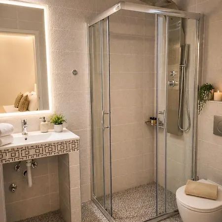 Apartment Chrissi-renovated 2026, Just 20m From The