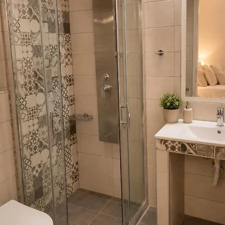 Apartment Chrissi-renovated 2026, Just 20m From The