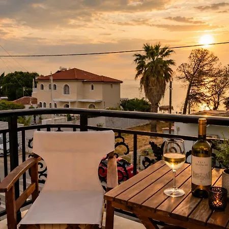 Chrissi-renovated 2026, Just 20m From The